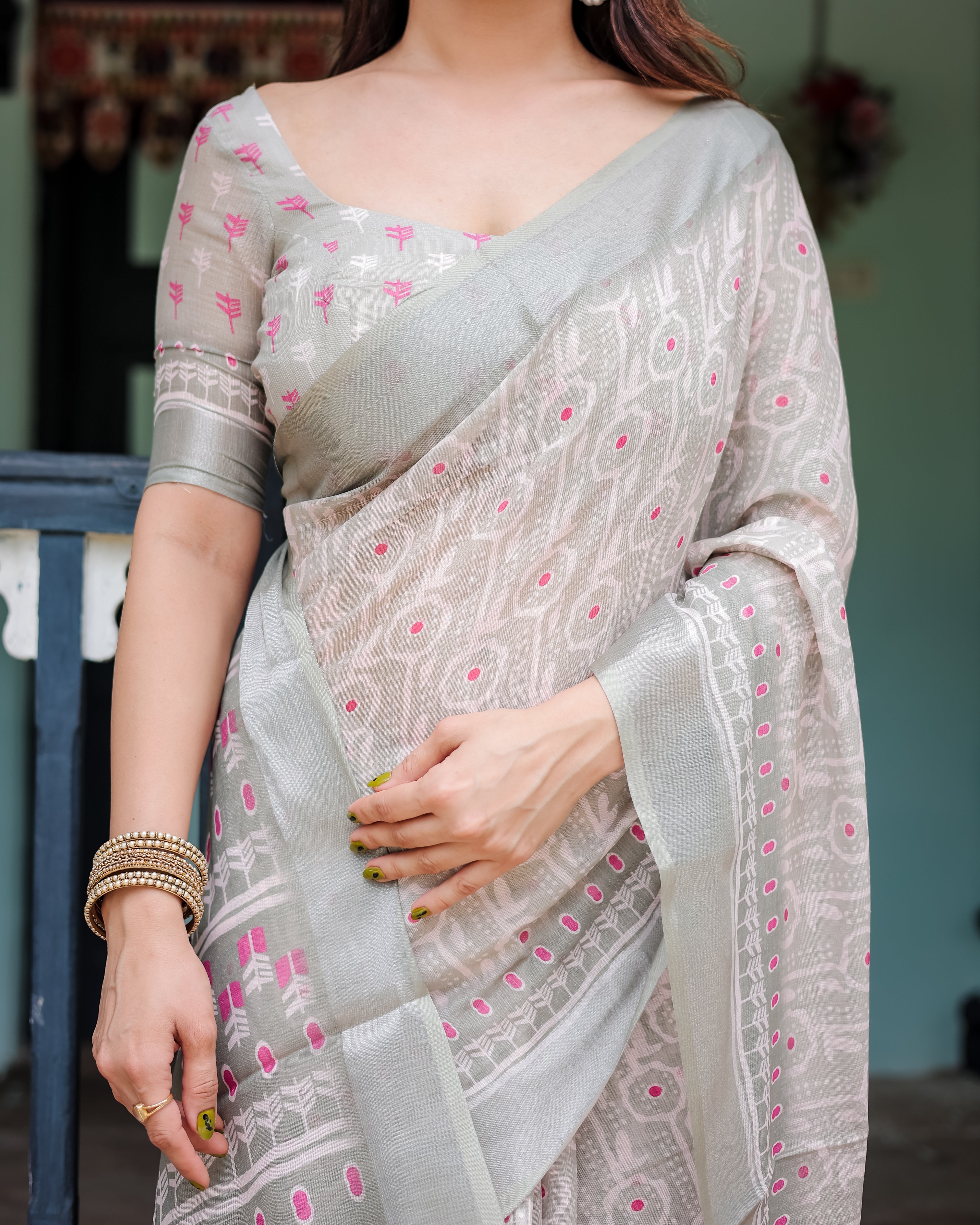 Soft Grey Pure Cotton Linen Saree with Pink Printed Design