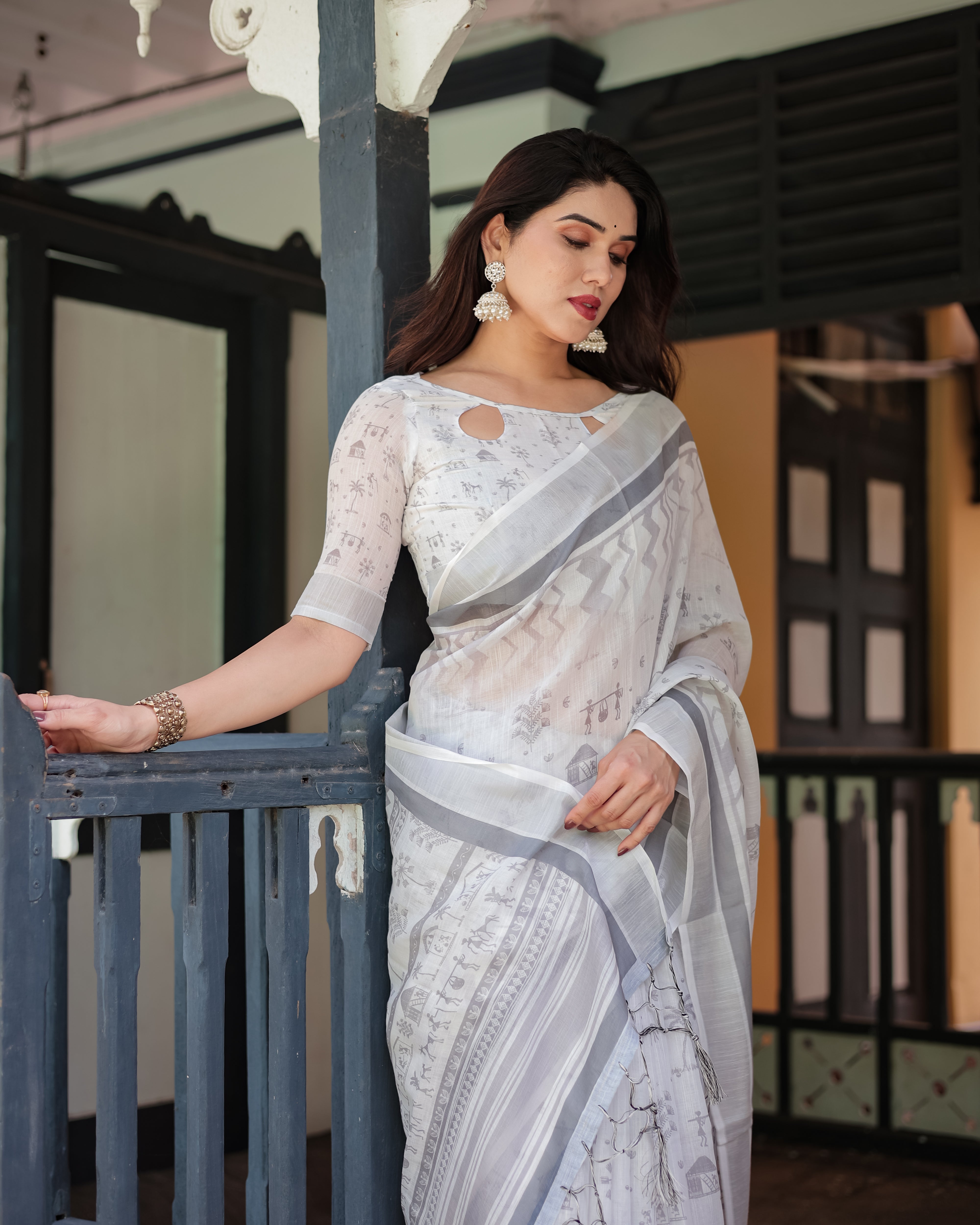 Elegant White & Grey Printed Linen Cotton Saree