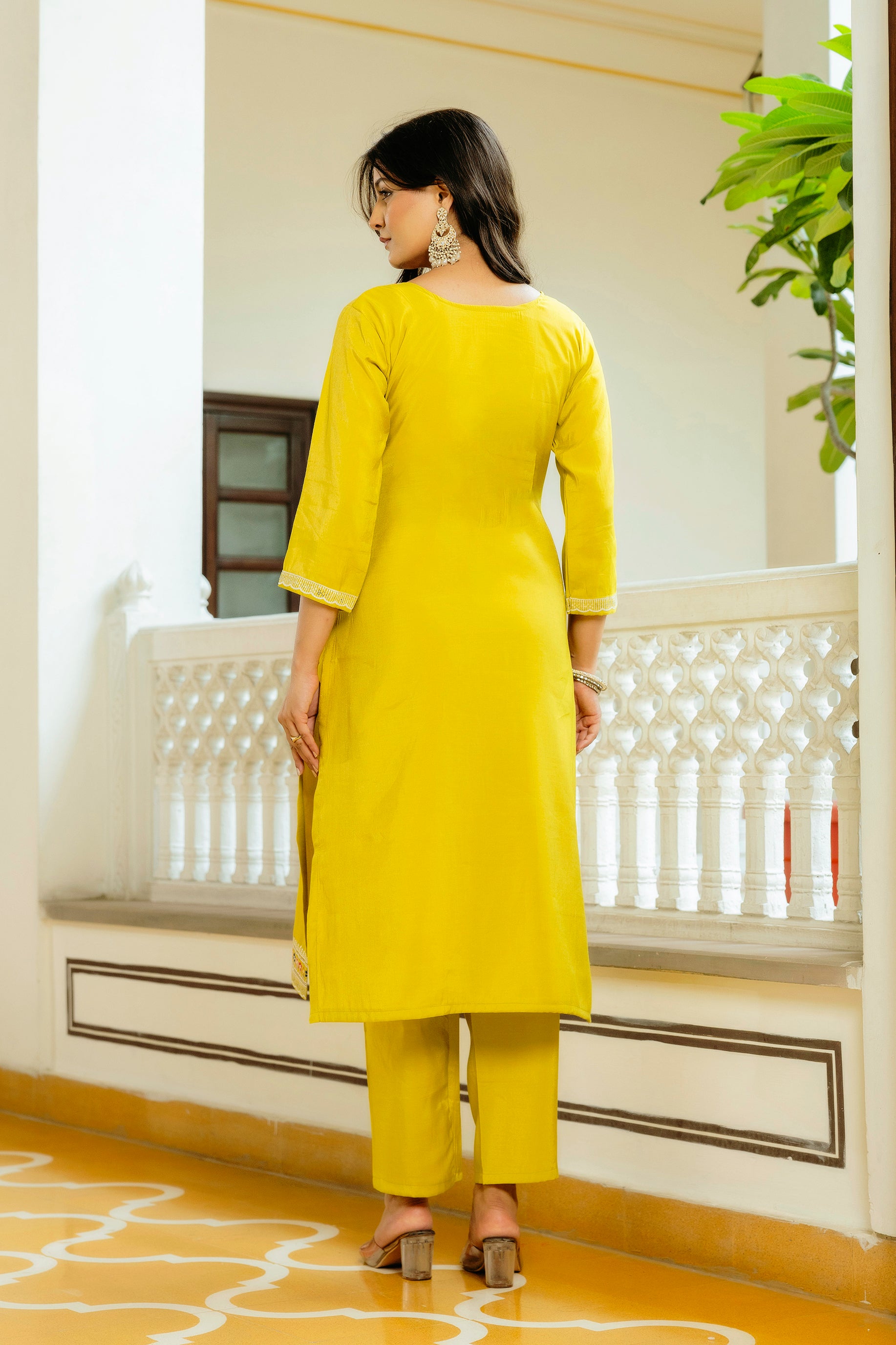 Yellow Elegant Viscose Shimar Embroidered Kurta Set with Dupatta