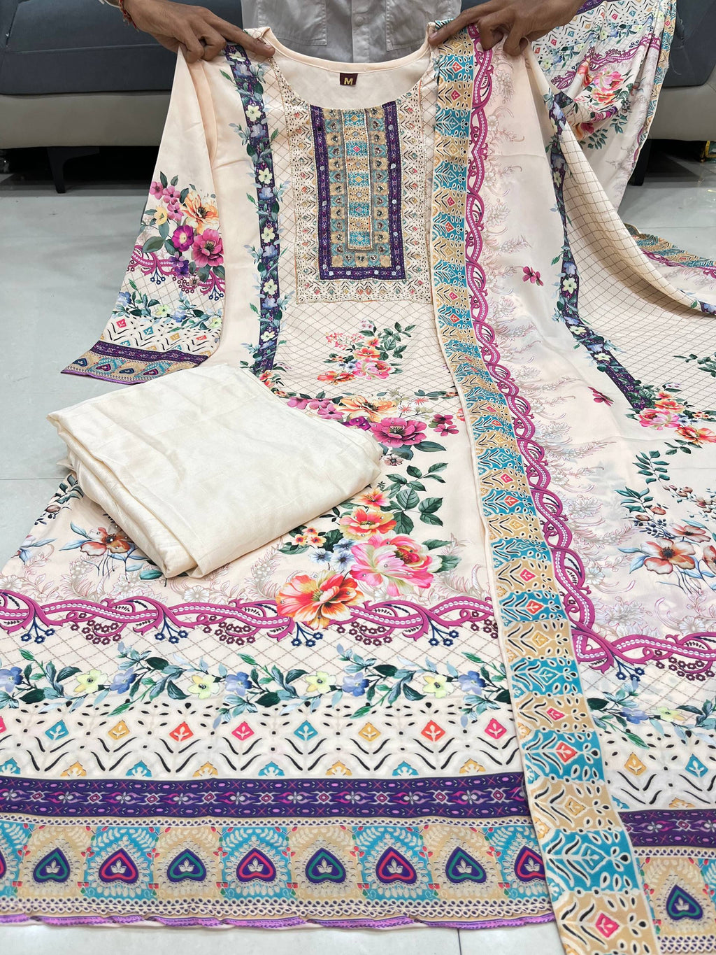 Lilac Pure Silk Kurti Pant Dupatta Set with Mirror & Hand Embroidery