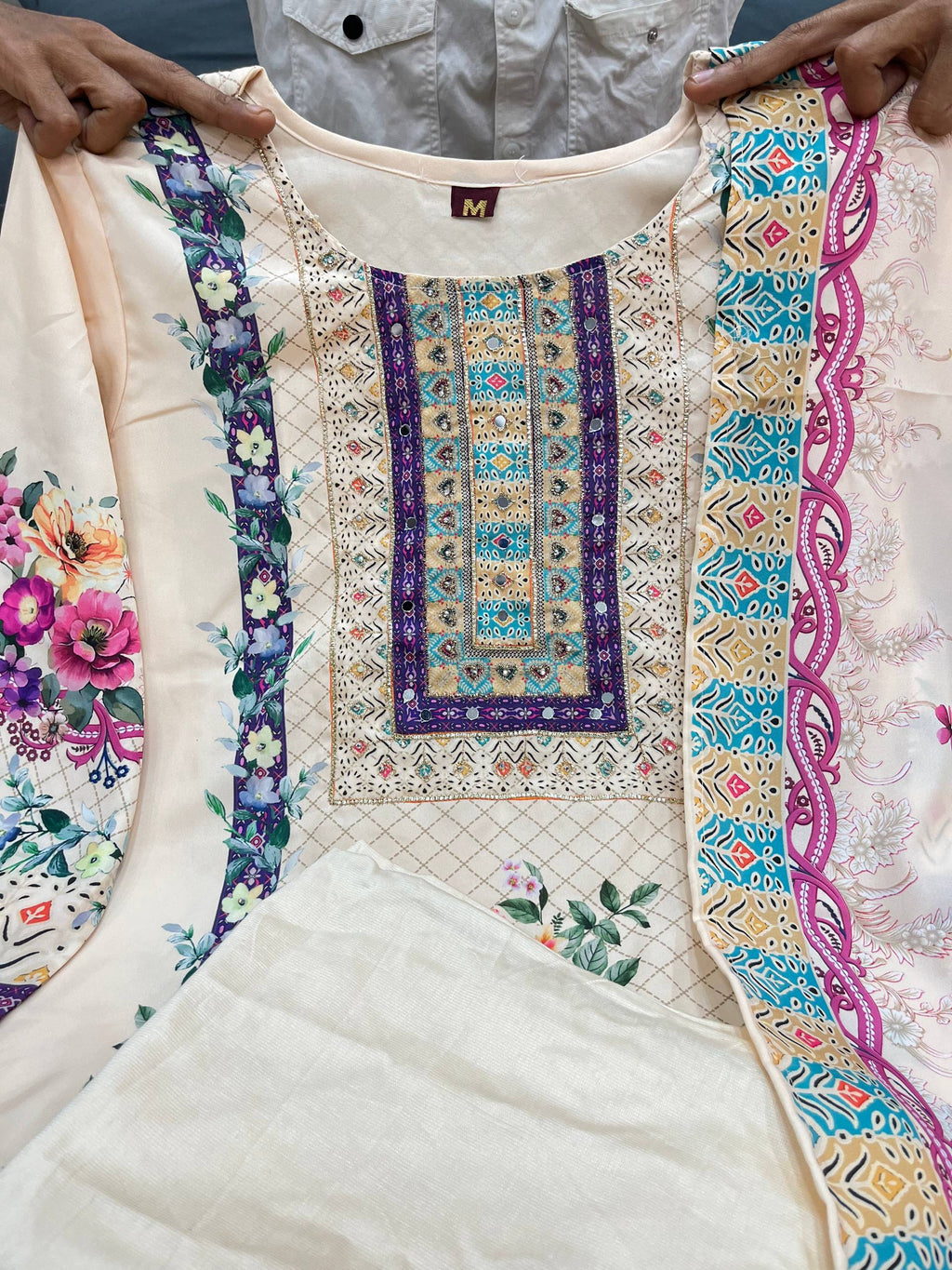 Lilac Pure Silk Kurti Pant Dupatta Set with Mirror & Hand Embroidery